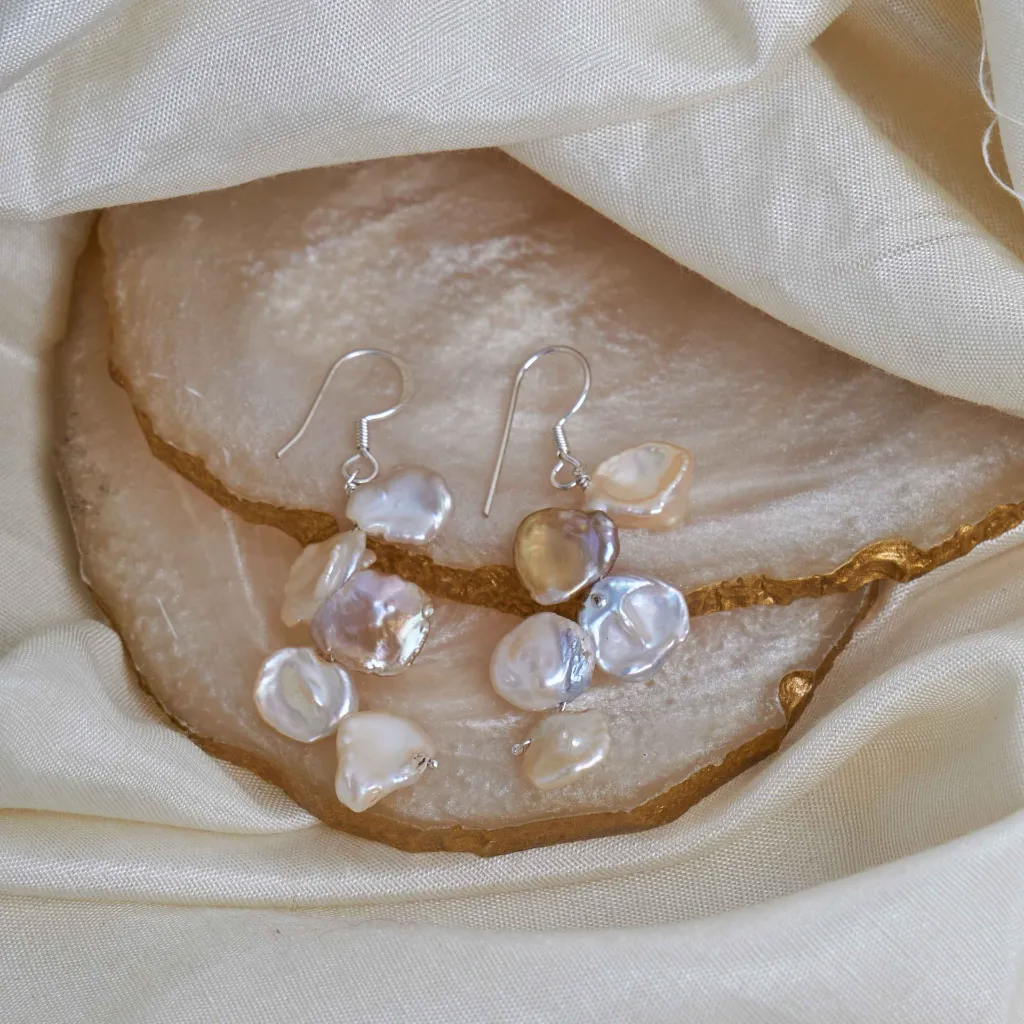 biwa shape pearl earring (1).webp